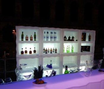 Display portabottiglie Usato Frozen, Design e Luce al servizio dell’eleganza