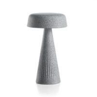 Lampada da tavolo Fade di Plust indoor/outdoor in polietilene