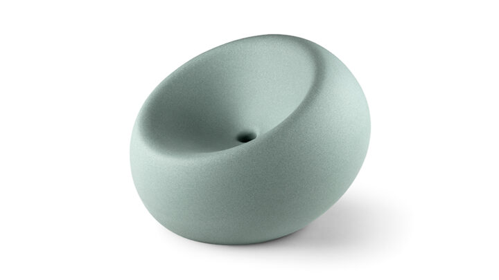 Poltrona Boom Armchair di Plust in polietilene per esterni