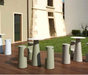 Sgabello usato “Fura” in polietilene
