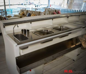 Bancone Bar Bart attrezzato con lavamani e cocktail station per un servizio perfetto