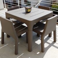Tavolo e sedie usate Simple di Plust Design