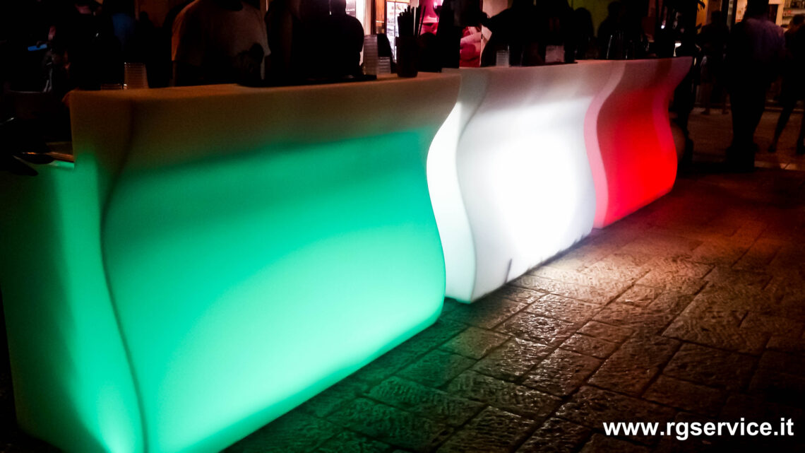 Banconi bar e arredi per esterni