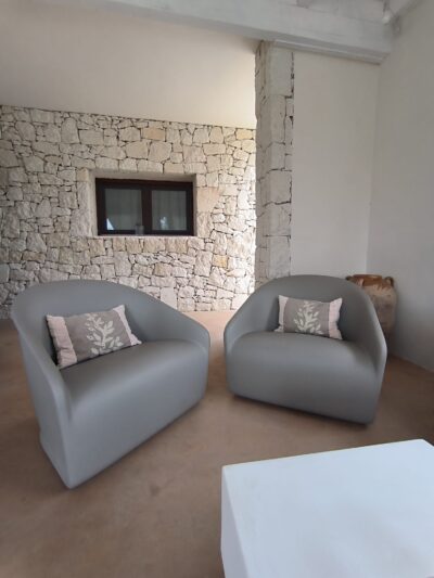 Poltrone settembre disponibili nella colorazione Sabbia