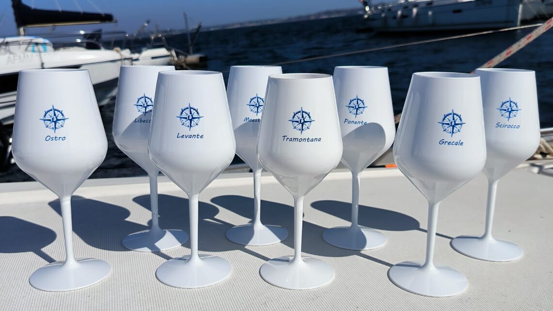 calici infrangibili per barca in plastica