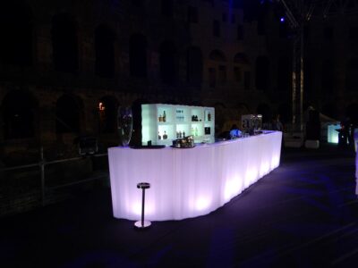 Bancone con cocktail station Usata Frozen di Plust