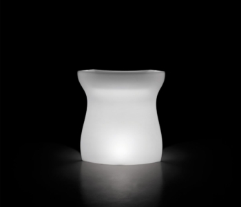 Bancone Bar Bartolomeo Corner Luminoso di Plust, un tocco di Luce per Esperienze Esclusive